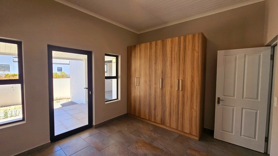 4 Bedroom Property for Sale in Harbour Lights Western Cape